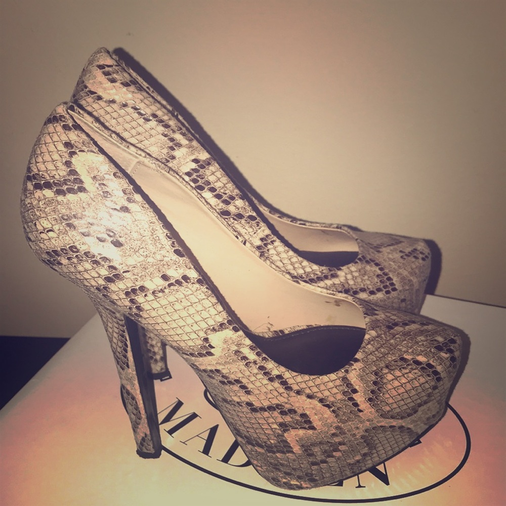 Steve Madden Snakeskin Pump